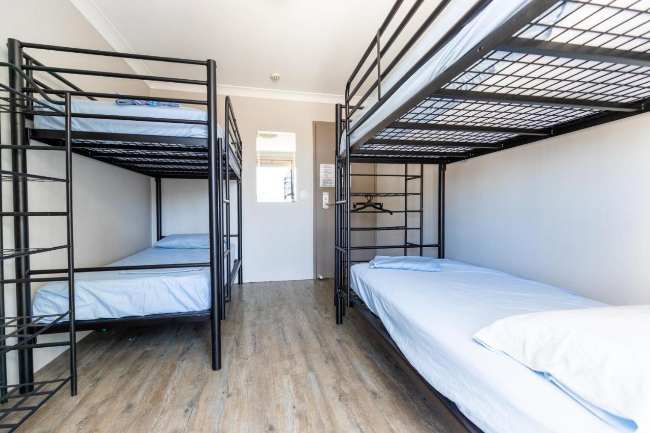 Aquarius Gold Coast Hostel Екстериор снимка