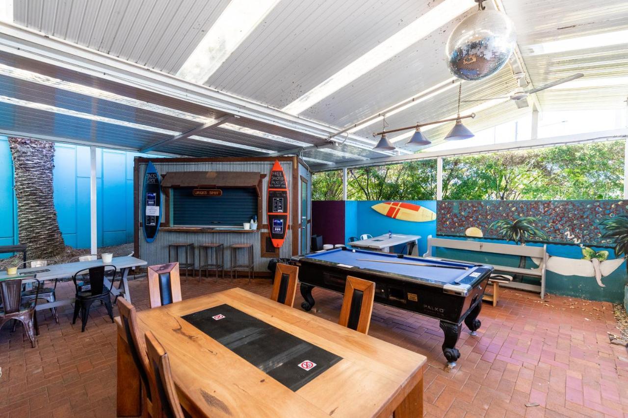 Aquarius Gold Coast Hostel Екстериор снимка