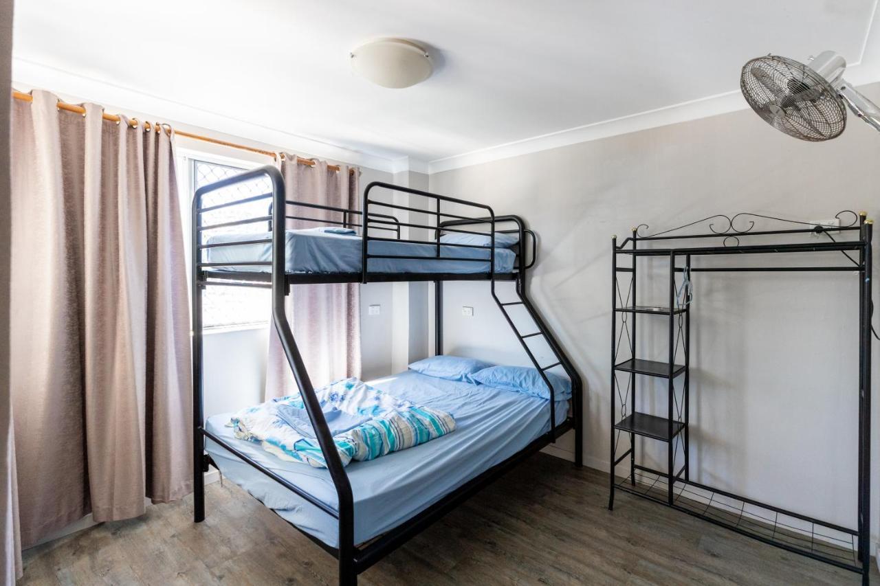 Aquarius Gold Coast Hostel Екстериор снимка