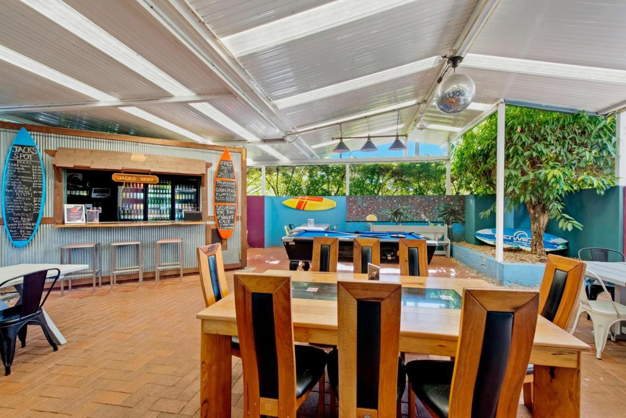 Aquarius Gold Coast Hostel Екстериор снимка