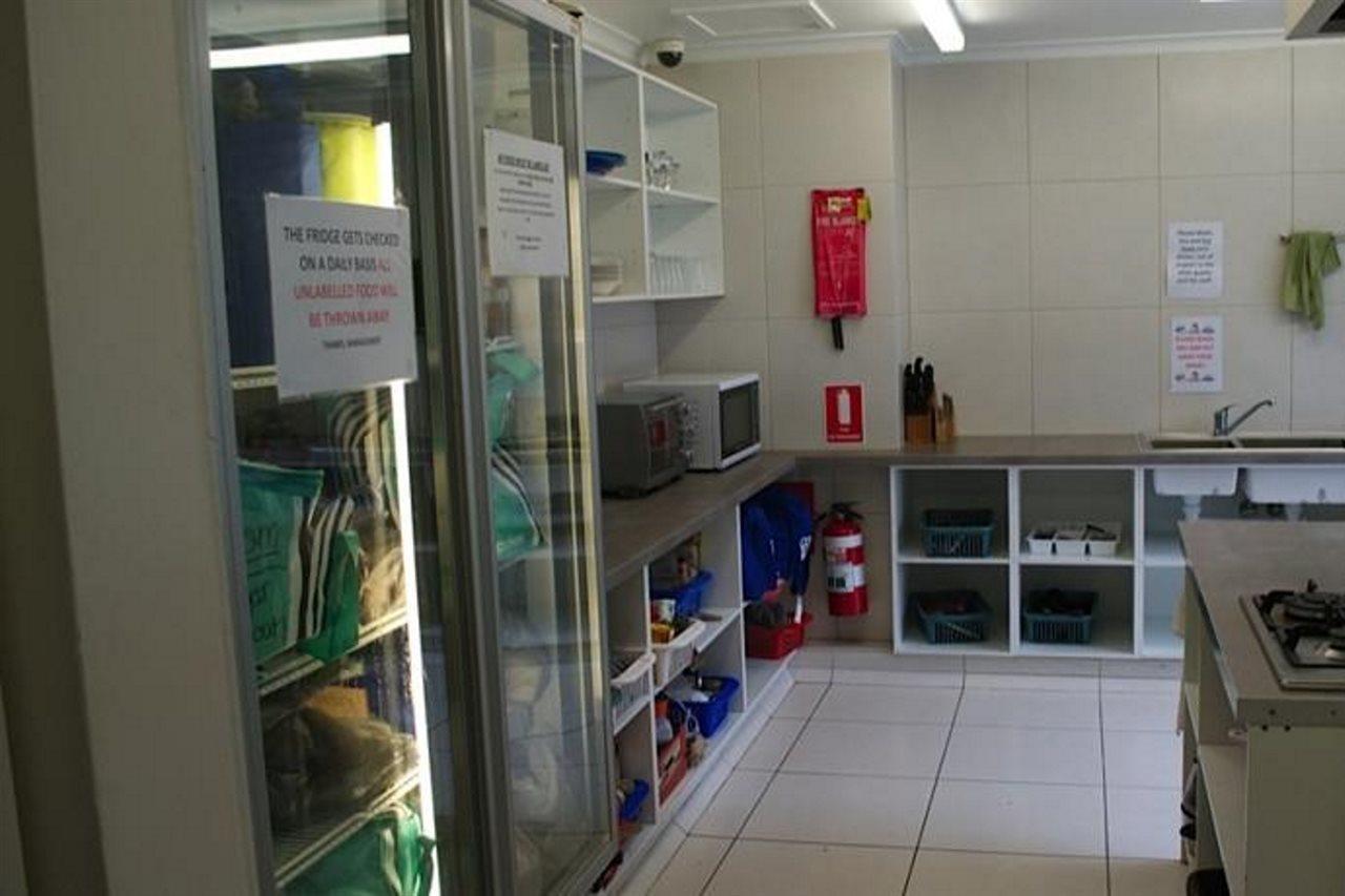 Aquarius Gold Coast Hostel Екстериор снимка