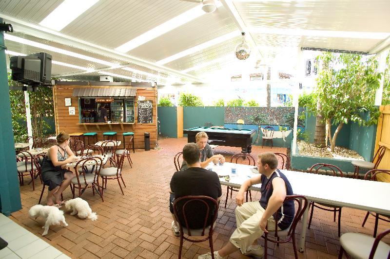 Aquarius Gold Coast Hostel Екстериор снимка