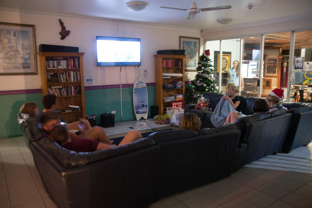 Aquarius Gold Coast Hostel Екстериор снимка