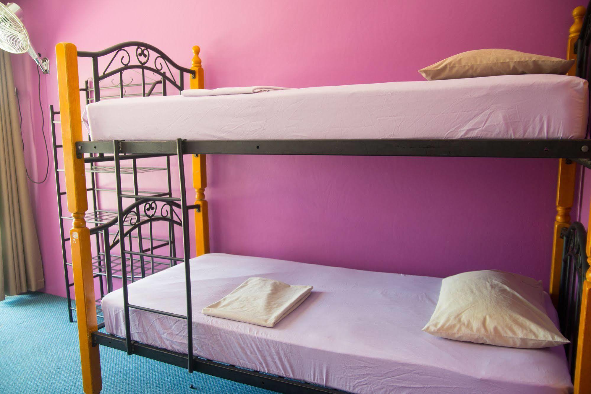 Aquarius Gold Coast Hostel Екстериор снимка