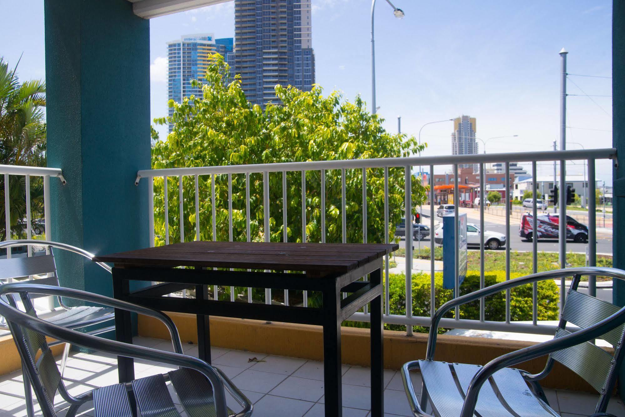 Aquarius Gold Coast Hostel Екстериор снимка